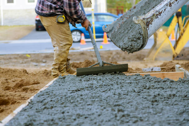Best Concrete Driveway Installation  in Ash Grove, MO